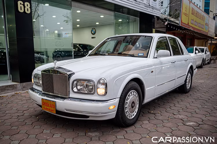 Đối với những người thích sự khác biệt, một chiếc Rolls-Royce Silver Seraph cổ điển có thể là một mẫu xe độc đáo để người chơi có thể lựa chọn. Chính vì vậy, là một chiếc xe hơn 20 năm tuổi việc sử dụng Silver Seraph không đơn thuần chỉ là cầm lái, sửa chữa, chăm sóc xe mà còn là một cái “thú” thể hiện phong cách của người chơi xe.