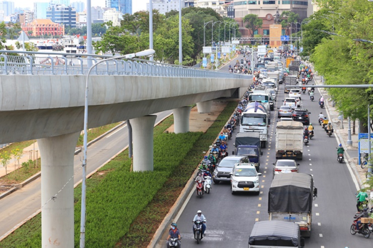 Trong năm 2021, tổng thu ngân sách Nhà nước trên địa bàn Thành phố Thủ Đức là 10.350 tỉ đồng (đạt 124% so chỉ tiêu).