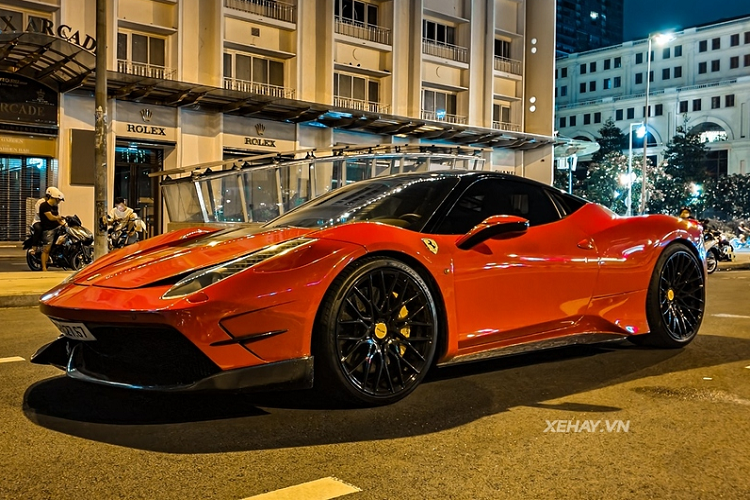 Hiện tại," siêu ngựa" Ý được độ bodykit từ hãng Misha Designs, với hốc lốp mở rộng, nẹp sườn sợi carbon, cản trước - sau tinh chỉnh đồng thời nâng cấp cả nắp ca-pô.