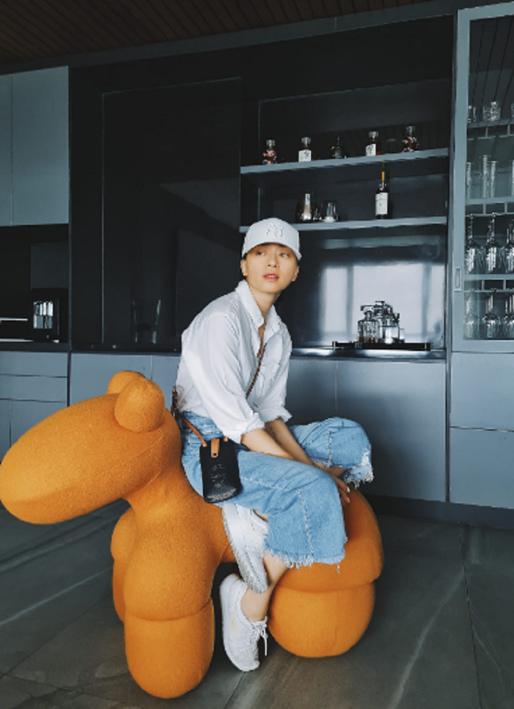 5 bi kip dien do giup Ngo Thanh Van “xoa nhoa” tuoi tac voi tinh tre-Hinh-4