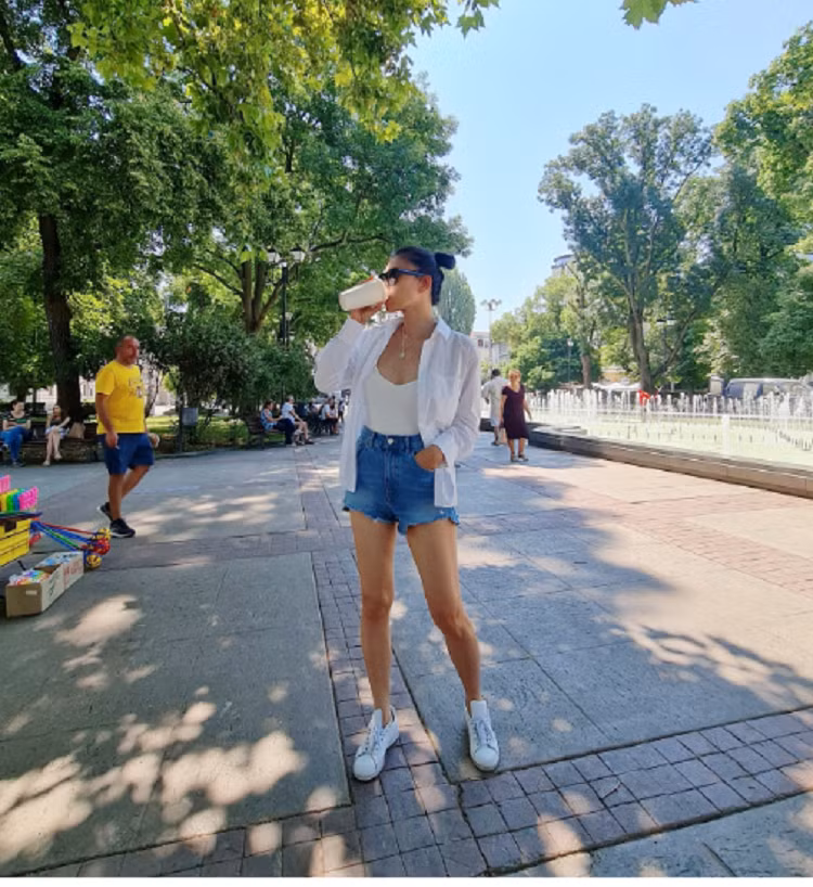 5 bi kip dien do giup Ngo Thanh Van “xoa nhoa” tuoi tac voi tinh tre-Hinh-3