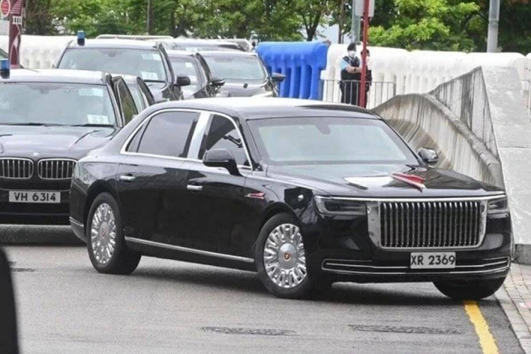 Đó là chưa kể đến mẫu xe diễu hành với cửa sổ trời cỡ lớn cũng do Hồng Kỳ chế tạo. Được thành lập năm 1999, G20 là một trong những diễn đàn quan trọng nhất thế giới. Trong Hội nghị này, các nhà lãnh đạo sẽ thảo luận những vấn đề quốc tế, từ ứng phó biến đổi khí hậu đến xử lý khoản nợ ở nước ngoài. Hội nghị năm nay sẽ diễn ra trong 2 ngày, từ 15-16/11/2022.