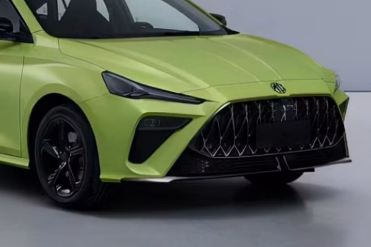 Tương tự nhiều mẫu xe hạng sang hiện đang được bán trên thị trường, mẫu xe sedan MG5 Scorpio 2022 cũng có bảng đồng hồ kỹ thuật số nối liền với màn hình thông tin giải trí. Nhờ màn hình này, các nút bấm cơ học bên trong xe đã được giảm đi đáng kể.