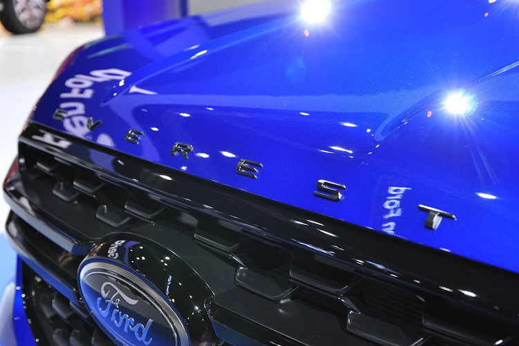 Hơn nữa, Everest 2023 máy dầu V6 3.0L sẽ là phiên bản mạnh mẽ nhất của dòng SUV Everest từ trước đến nay.