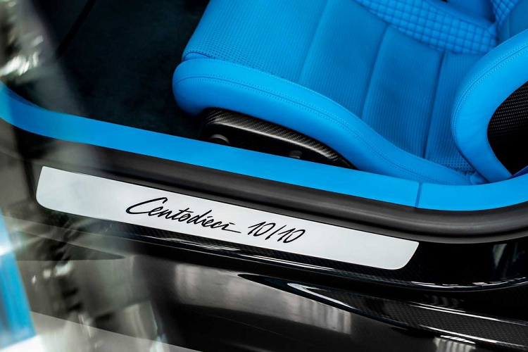 Về mặt thiết kế, Bugatti Centodieci là sự hòa quyện hài hòa giữa nét phá cách, độc đáo của Chiron pha thêm chút cổ điển từ huyền thoại EB110. Đầu xe nổi bật với lưới tản nhiệt hình “móng ngựa”, khe hút gió được thiết kế hai tầng, cùng với cản gió trước cỡ lớn, được chế tạo từ sợi carbon mang lại cho chiếc xe dáng vẻ thể thao, mạnh mẽ.