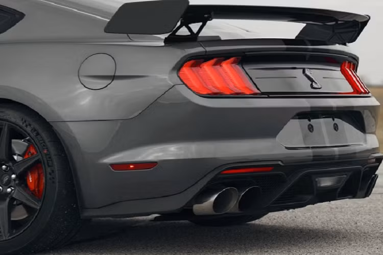 Với sức mạnh lên đến 1.000 mã lực, các chuyên gia của Hennessey cũng khuyến cáo rằng Venom 1000 có thể rất dễ mất kiểm soát, đặc biệt là với những người lái ít kinh nghiệm.