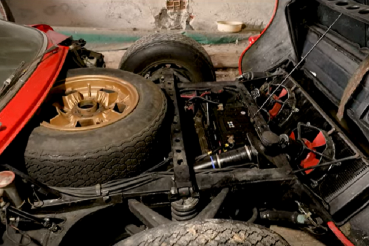 Động cơ này tạo ra công suất tối đa 365 mã lực, tăng 20 mã lực so với Lamborghini Miura P400. Trên toàn thế giới, chỉ có đúng 338 chiếc Lamborghini Miura P400S từng xuất xưởng. Do đó, có thể nói chiếc Lamborghini Miura kể trên là "hàng hiếm".