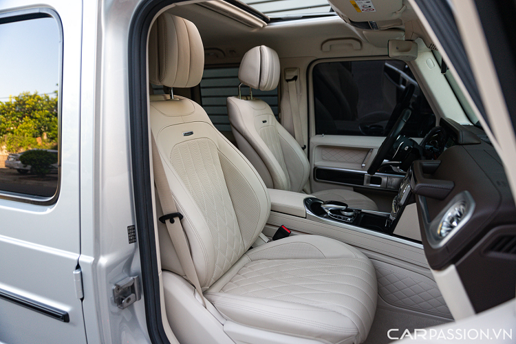 Mercedes-AMG G63 thế hệ mới sử dụng động cơ V8 tăng áp kép, dung tích 4.0 lít, sản sinh công suất cực đại 577 mã lực và mô-men xoắn cực đại 850 Nm.