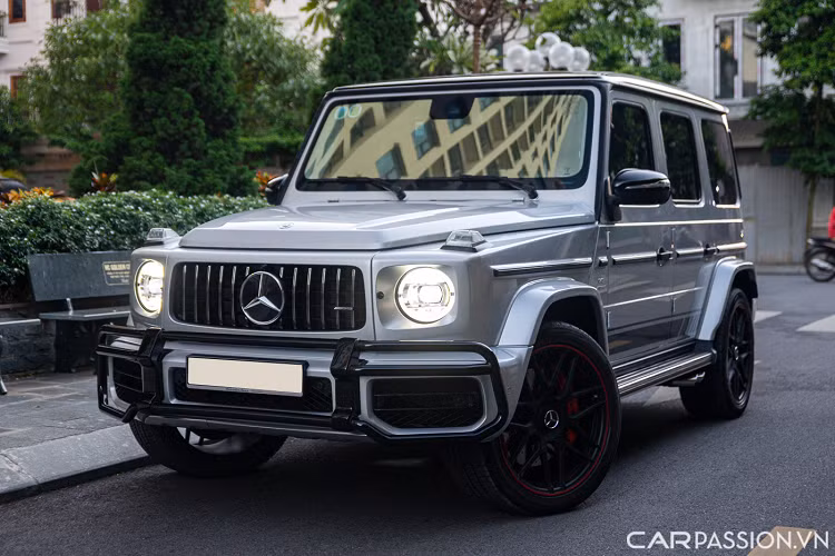Cơn sốt Mercedes-AMG G63 tại Việt Nam vẫn chưa có dấu hiệu hạ nhiệt khi vẫn có nhiều người lựa chọn “tậu” mẫu SUV địa hình nổi tiếng của thương hiệu.