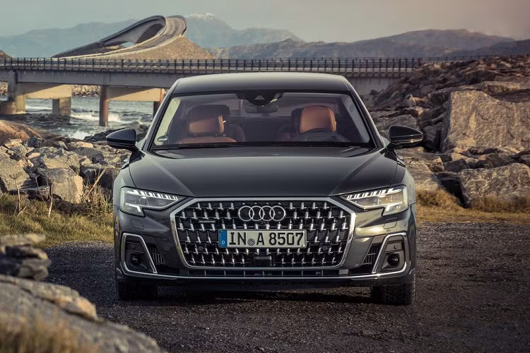 Audi A8L 2022 sap ra mat Viet Nam - sedan full-size “bau troi” cong nghe