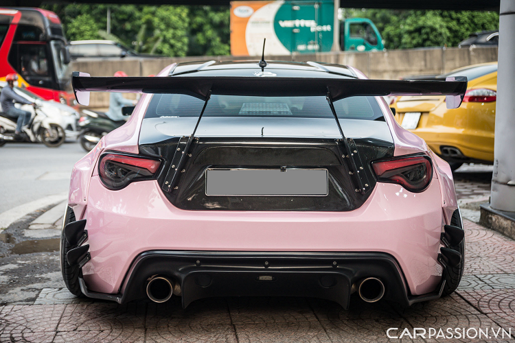 Hiện chiếc Toyota 86 độ Rocket Bunny đang được bán tại showroom Diamond Auto, số 281 Khuất Duy Tiến, Thanh Xuân, Hà Nội.