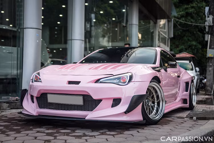 Tuy nhiên, một số yếu tố điển hình như việc hiệu năng không mạnh đã khiến Toyota 86 trở nên kém hấp dẫn với đông đảo người mê xe. Điển hình tại thị trường Việt Nam, Toyota 86 là một trong những mẫu xe khó bán với doanh số cực thấp, một trong những nguyên nhân cho vấn đề này chính là mức giá quá cao.