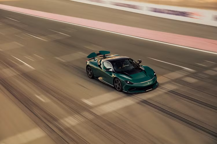 Trong đó, các kỷ lục về thời gian tăng tốc là nhanh nhất thế giới xét trong phạm vi các mẫu xe được sản xuất hàng loạt ra thị trường, không tính xe thử nghiệm có số lượng giới hạn.