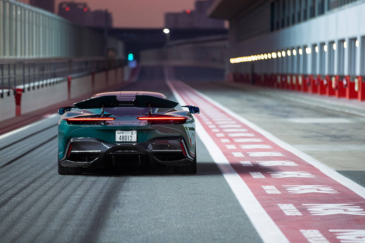 Studio Pininfarina SpA từng đặt bút thiết kế các mẫu xe VinFast Lux A và Lux SA. Dự án siêu xe Battista được Automobili Pininfarina GmbH khởi động vào năm 2019. Tên xe lấy cảm hứng như nhà sáng lập Battista và được phát triển với những thông số đẹp nhất trong lĩnh vực siêu xe ở phạm vi toàn cầu như công suất kết hợp của 4 mô-tơ điện đạt 1.900 mã lực nhờ mô-men xoắn cực đại lên đến 2.300 Nm.