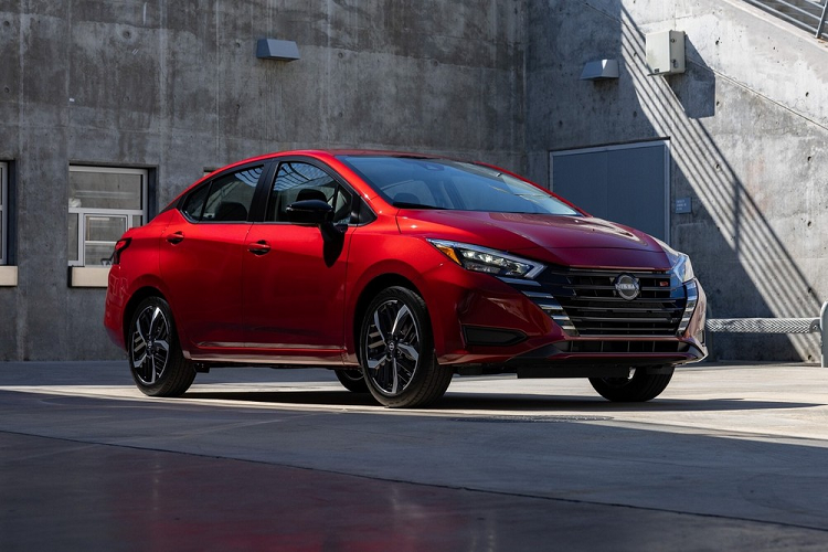 Hiện giá xe Nissan Almera 2023 phiên bản Mỹ vẫn chưa được công bố. Tuy nhiên, nếu giữ đúng truyền thống trước kia thì đây hứa hẹn sẽ tiếp tục là một trong những mẫu ô tô rẻ nhất tại thị trường Mỹ.