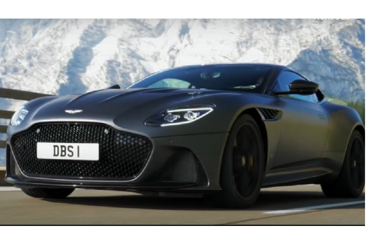 Nếu cảm thấy phiên bản 007 Edition này quen thuộc, thật ra, cặp đôi xe Aston Martin 007 Edition còn có Aston Martin Vantage 007 Edition ra mắt và hiện đã có 1 chiếc được mang về nước theo đơn đặt hàng của ông Đặng Lê Nguyên Vũ nhưng chưa rõ doanh nhân này có thích thú làm thêm đơn hàng để siêu xe Aston Martin DBS Superleggera 007 Edition về garage cho trọn bộ xe 007 Edition hay chưa.