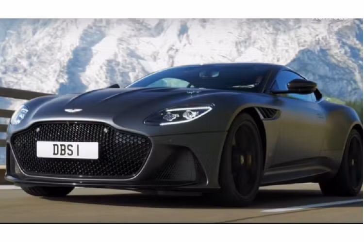 Nếu cảm thấy phiên bản 007 Edition này quen thuộc, thật ra, cặp đôi xe Aston Martin 007 Edition còn có Aston Martin Vantage 007 Edition ra mắt và hiện đã có 1 chiếc được mang về nước theo đơn đặt hàng của ông Đặng Lê Nguyên Vũ nhưng chưa rõ doanh nhân này có thích thú làm thêm đơn hàng để siêu xe Aston Martin DBS Superleggera 007 Edition về garage cho trọn bộ xe 007 Edition hay chưa.