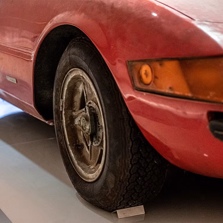 Chiec Ferrari 365 GTB/4 trieu do 