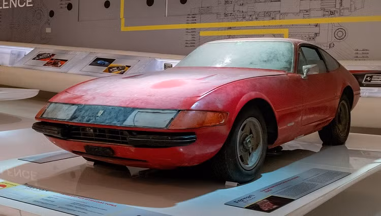 Chiec Ferrari 365 GTB/4 trieu do 