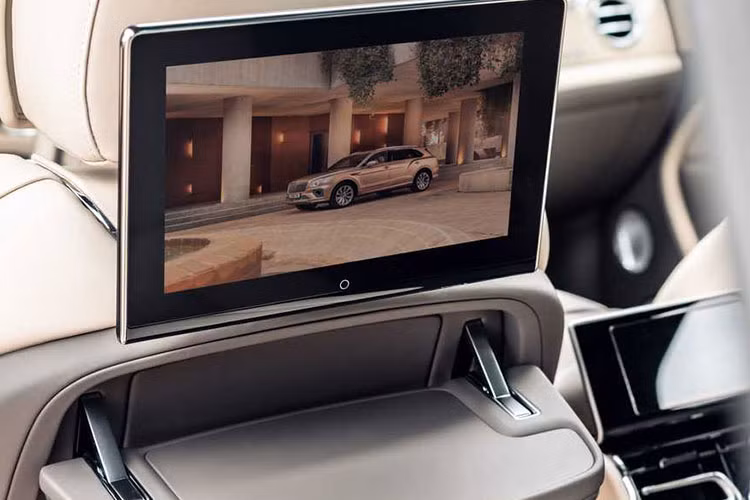 Ghế cũng đi kèm với hệ thống cảm biến khí hậu tự động, được cho là hiệu quả hơn 40% so với ghế có sưởi / thông gió thủ công. Hệ thống này sẽ phát hiện những thay đổi về nhiệt độ và độ ẩm chỉ trong trong 25 mili giây, sau đó điều chỉnh chế độ thông gió để duy trì nhiệt độ hợp lý.