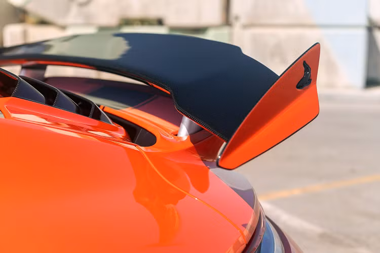 Manhart tiết lộ về khả năng tăng tốc của TR 800, nhưng 911 Turbo S tiêu chuẩn có thể tăng tốc từ 0 - 100 km/h trong 2,7 giây và có thể đạt tốc độ tối đa lên tới 330 km/h.