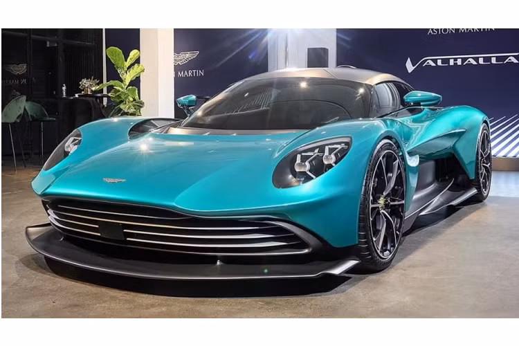 Sẽ chỉ có 999 xe Aston Martin Valhalla 2022 ra đời trên toàn thế giới và ít nhất 1 chiếc được tiết lộ sớm về Việt Nam theo đơn đặt hàng của ông Đặng Lê Nguyên Vũ.