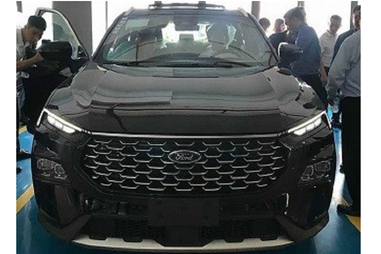 Nằm bên dưới nắp ca-pô của mẫu xe này là động cơ xăng EcoBoost 4 xi-lanh, tăng áp, dung tích 1.5L, sản sinh công suất tối đa 170 mã lực và mô-men xoắn cực đại 260 Nm. Động cơ đi kèm hộp số tự động ly hợp kép ướt 7 cấp. Bên cạnh đó, xe còn có 4 chế độ lái là Thông thường, Tiết kiệm, Thể thao và Đồi núi.