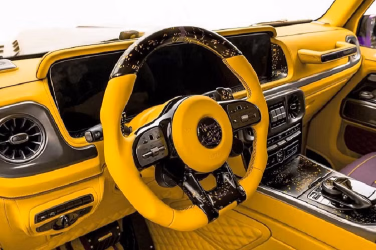 Theo sắc lệnh của Sheikh Khalifa bin Zayed Al Nahyan, UAE hiện đang kỷ niệm 50 năm Quốc khánh với các lễ hội đặc sắc diễn ra từ ngày 6/4/2021 - 31/03/2022.