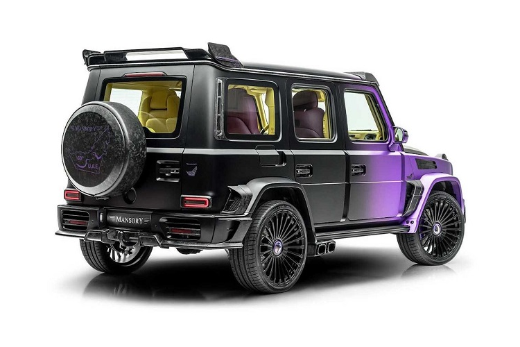 Thế nhưng, ngay khi chúng ta đều nghĩ rằng những bản độ đó đã đạt đến cực hạn của sự sáng tạo thì Mansory lại tiếp tục mang đến một sản phẩm không kém phần độc đáo - Mercedes-AMG G63 P900 Limited Edition 50th UAE.