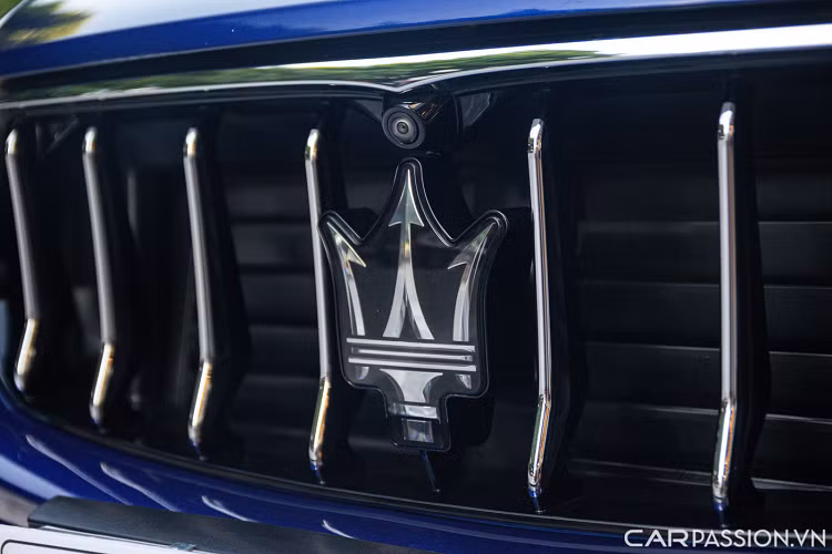 Chiếc xe SUV Maserati Levante S thể thao hạng sang đời 2018 được trang bị hộp số tự động 8 cấp ZF Sachs, hệ dẫn động 4 bánh Q4 do Maserati phát triển. Levante S có thời gian tăng tốc từ 0-100 km/h trong vòng 5,2 giây trước khi đạt vận tốc độ đa 264 km/h.