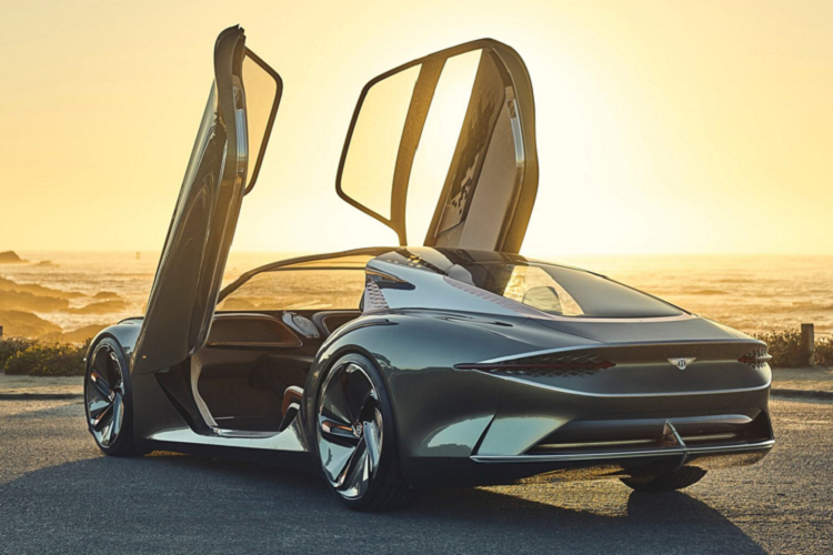 Nhà sản xuất không tiết lộ hình ảnh về mẫu xe điện siêu sang Bentley nhưng các thông tin trước đó cho thấy, xe sẽ được chế tạo trên nền tảng Xe điện hiệu suất cao (Premium Performance Electric - PPE) của tập đoàn Volkswagen, do Audi và Porsche phát triển.