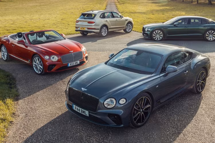 Bentley có tham vọng biến chiếc xe điện đầu tiên của hãng xe Anh Quốc trở thành mẫu xe thương mại nhanh nhất thế giới từng được sản xuất. Theo kế hoạch, Bentley chạy điện siêu sang sẽ ra mắt vào năm 2025.