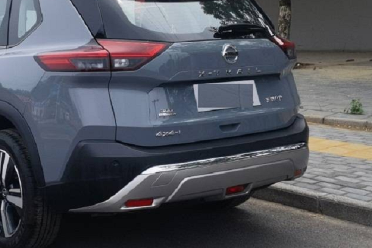 Cuối cùng là những trang bị an toàn như hệ thống hỗ trợ lái bán tự động ProPilot cải tiến. Hiện giá xe Nissan X-Trail 2022 phiên bản máy xăng 2.0L mới vẫn chưa được hé lộ. Dự kiến, xe sẽ có giá khởi điểm khoảng 180.000 Nhân dân tệ (630 triệu đồng).