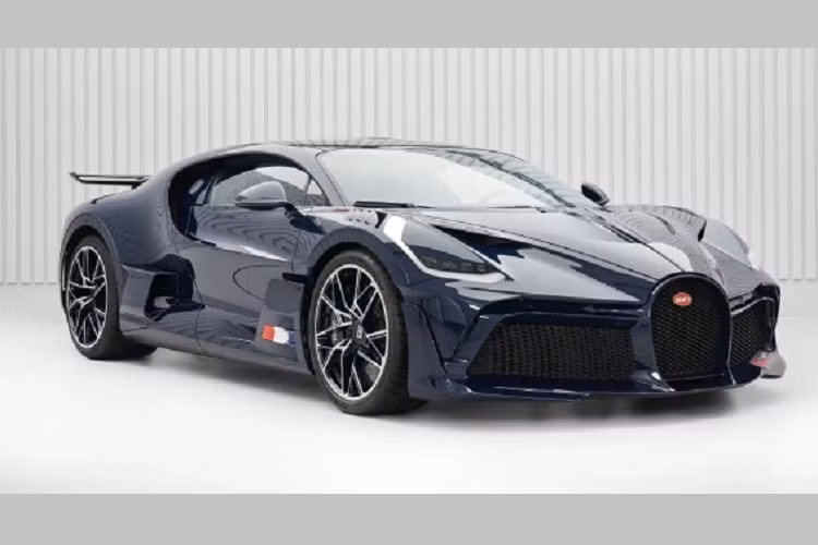 Mới đây, một chiếc Bugatti Divo hàng hiếm được showroom siêu xe VIP Motors ở Dubai, UAE rao bán với mức giá 10 triệu USD (khoảng 239 tỷ đồng), gấp đôi so với mức giá khởi điểm.