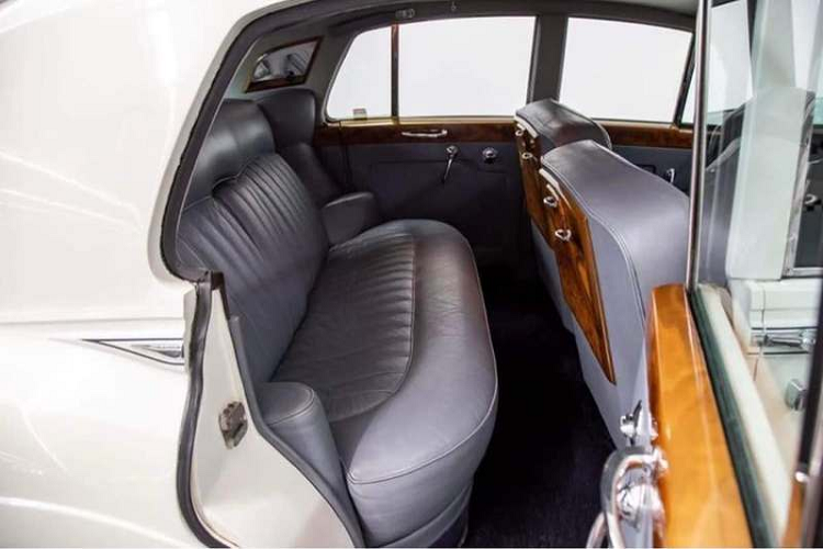 Trên thế giới chỉ có hơn 1.900 chiếc Bentley S2 độc đáo này được chế tạo (từ năm 1959 - 1962).