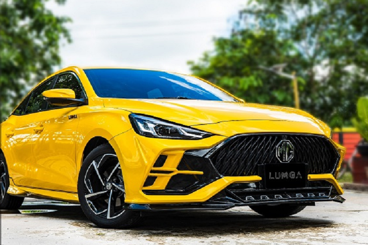 MG5 là mẫu sedan hạng C đã chính thức ra mắt thị trường Việt Nam vào tháng 3 đầu năm nay với mức giá bán chỉ từ 523 triệu đồng, được biết, giá bán này đã tăng thêm 8 triệu đồng trong lần điều chỉnh giá vào giữa tháng 9 vừa qua của MG Việt Nam. Mẫu xe có nguồn gốc từ Anh quốc nhưng hiện do người Trung Quốc làm chủ. 