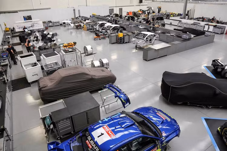 Subaru Impreza P25 này được Prodrive phát triển bằng việc áp dụng các công nghệ và vật liệu mới nhất, chính vì thế chiếc Impreza P25 sẽ hiếm hơn và đắt hơn đáng kể so với mẫu xe Subaru Impreza 22B “huyền thoại”. Trên thực tế, hãng xe Subaru đã sản xuất 424 chiếc Impreza 22B và trong số đó thường xuyên bán lại với giá trung bình hơn 200.000 USD (4,6 tỷ đồng) cho mỗi chiếc. So với Subaru Impreza 22B, giá xe Subaru Impreza P25 lên đến 560.000 USD (khoảng 13 tỷ đồng). Để đảm bảo độ hiếm, Prodrive chỉ đang sản xuất 25 chiếc P25.