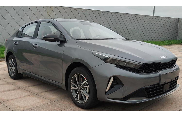 Thông tin về giá xe Kia K3 2023 tại thị trường Trung Quốc hiện chưa được hãng xe công bố. Ở thế hệ cũ mẫu xe này đang có giá dao động từ 109.800 - 131.800 nhân dân tệ (khoảng 365 - 438 triệu VNĐ).