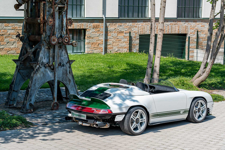 Ruf Bergmeister mui trần, hay đơn giản là Project RBS, dành sự tôn vinh cho những chiếc xe trong quá khứ như Porsche 906, 909 Bergspyder và 718 RS 60 Spyder do Tony Hatter thiết kế. Ruf Bergmeister có diện mạo trông giống như một chiếc 993 đã được sửa đổi nhiều, nhưng tất cả các tấm thân bằng sợi carbon đều được làm theo yêu cầu riêng.