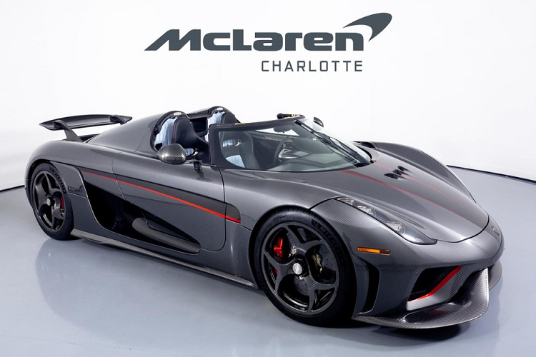 Nguồn tin rao bán cho biết chiếc xe Koenigsegg Regera này chưa từng qua chủ nhân nào, xe thuộc đời 2021 và rõ ràng người mua phải chi ra ít nhất 5,5 triệu đô la, đắt hơn cả siêu phẩm Bugatti Divo nên nhiều người cho rằng mức giá này, lựa chọn xe của hãng đến từ Pháp sẽ độc lạ và ấn tượng hơn cũng như sau này bán lại sẽ kiếm lời nhanh chóng.