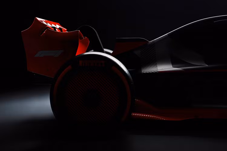 Động cơ đốt trong sẽ tạo ra mức công suất gần 536 mã lực với động cơ điện mạnh mẽ. Audi Sport phải tuân thủ giới hạn chi phí dành cho các nhà sản xuất đơn vị điện sẽ được giới thiệu vào năm 2023, ngoài giới hạn chi phí hiện có cho các đội F1. Quy tắc mới này giúp các công ty tham gia F1 dễ dàng hơn bằng cách giảm chi phí R&amp;D cho các hạng mục liên quan.