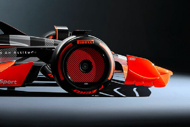 Thương hiệu đã cho ra mắt mẫu xe tượng trưng để thông báo về giải đua F1. Hiện tại, thiết kế của những chiếc xe một chỗ ngồi cho mùa giải 2026 vẫn chưa được hoàn thiện. Mẫu xe này được sơn theo màu của Audi Sport với các họa tiết trang trí màu đỏ, đen, bạc và trắng, mẫu xe có biểu tượng Audi ở phía sau thân xe.