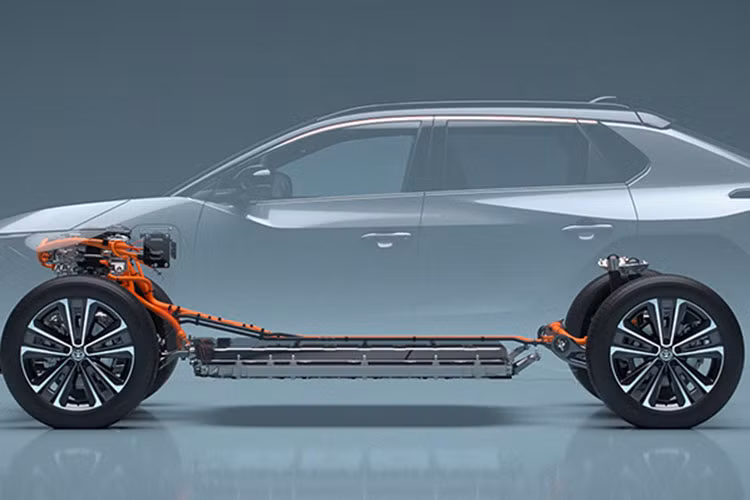 Cả hai phiên bản Thái Lan và Indonesia đều hỗ trợ chức năng sạc AC (Type2) với công suất lên đến 6,6 kW, cũng như hỗ trợ sạc nhanh DC (chuẩn CCS2) với công suất 150 kW. Chuẩn sạc nhanh cho phép sạc từ 0 – 80% chỉ mất 30 phút. Phiên bản Indonesia trang bị la-zăng hợp kim 18 inch (nhỏ hơn la-zăng 20 inch tại Thái Lan).