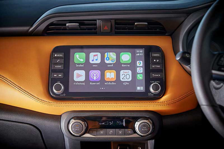 Về khả năng vận hành, phía đại lý cho hay Nissan Kicks 2022 bán ra tại Việt Nam sẽ được trang bị hệ truyền động hybrid tương tự như xe ở thị trường Thái. Cụ thể, hệ truyền động này gồm máy xăng 3 xi-lanh, dung tích 1.2L cho công suất tối đa 79 mã lực cùng mô-men xoắn cực đại 103 Nm phối hợp với mô-tơ điện có 129 mã lực và 206 Nm.