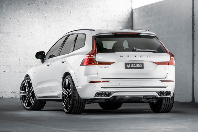 Theo Heico Sportiv, mọi sửa đổi, nâng cấp ở ngoại thất của xe đều đảm bảo yêu cầu về khả năng bảo vệ người đi bộ khi có va chạm và không ảnh hưởng đến cảm biến cũng như hệ thống ADAS của xe. Bước vào trong cabin, Volvo XC60 được cung cấp vô lăng dạng D-cut thể thao, đạp ga và phanh kim loại, bộ chọn chế độ lái in 3D, thảm trải sàn bằng vải nỉ và bộ biểu tượng Heico trải dài trên khắp các chi tiết của xe.