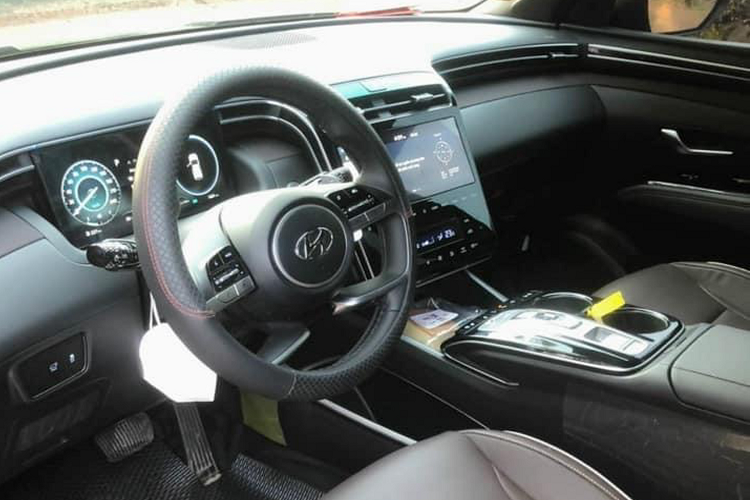 Tuy nhiên, nhiều ý kiến cho rằng mức giá này khá cao, tầm giá này nên “đập hộp” xe mới, không đáng để mua xe “lướt”. Dẫu vậy, mẫu xe này có thể sẽ hấp dẫn được các khách hàng đang muốn sở hữu nhanh Tucson 1.6 2022 với nhiều công nghệ nổi bật trong phân khúc.