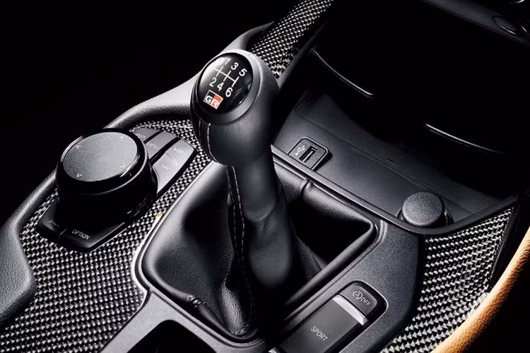 Xe vẫn được trang bị khối động cơ tăng áp 3.0 lít sáu xi-lanh sản sinh công suất 382 mã lực, không được nâng cấp so với những phiên bản khác.Để có được một trong số 50 chiếc của phiên bản giới hạn, người mua cần phải đủ may mắn để được rút thăm trong thời gian tới.