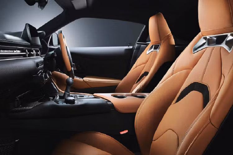 Phiên bản đặc biệt được phát triển dựa trên phiên bản RZ hàng đầu đi kèm với tất cả các tiện ích bao gồm đế sạc không dây trên bảng điều khiển trung tâm, cổng USB, hệ thống âm thanh cao cấp JBL 12 loa và màn hình cảm ứng thông tin giải trí 8,8 inch.