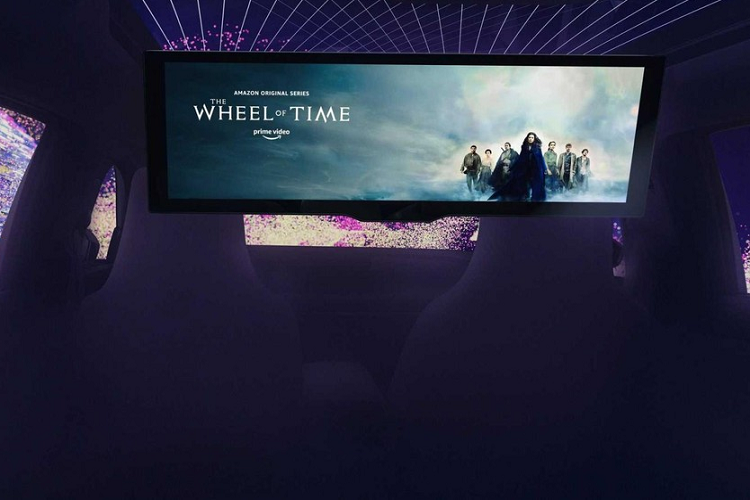 BMW gioi thieu Theatre Screen - man hinh giai tri toi 31 inch