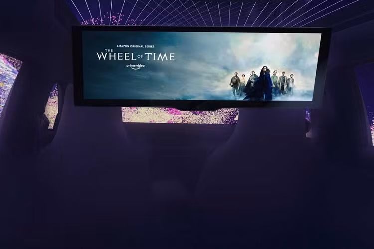 BMW gioi thieu Theatre Screen - man hinh giai tri toi 31 inch